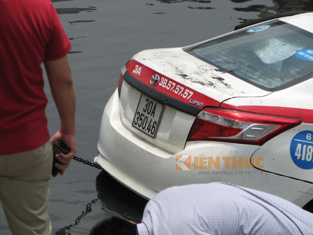 Taxi Group lao thang xuong song To Lich roi chim nghim-Hinh-14